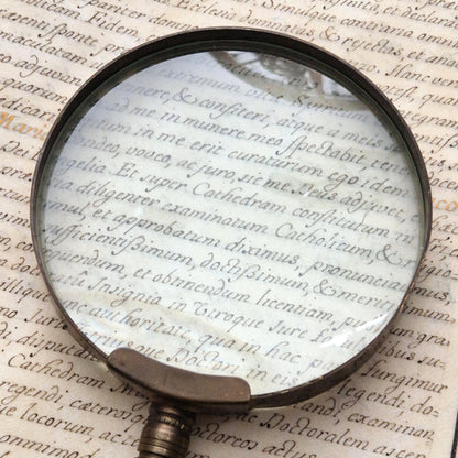 Large antique turned brass magnifying glass - Early 20th century