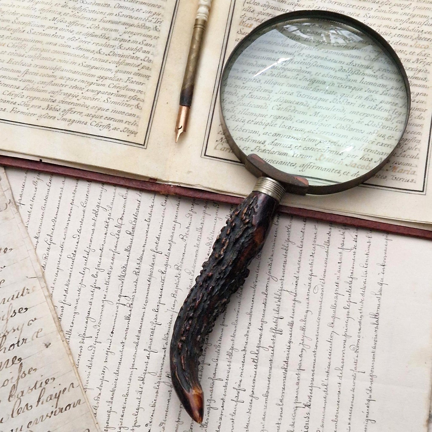 Large reading magnifier with antler handle