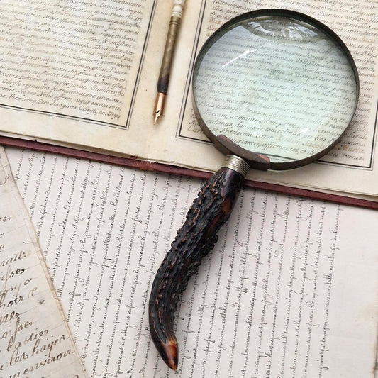 Large reading magnifier with antler handle