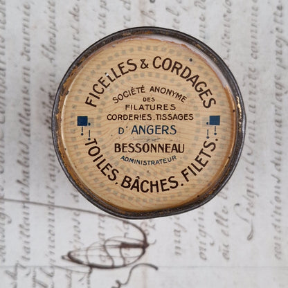 Boîte ancienne « Ficelle au coq Bessonneaud », Angers