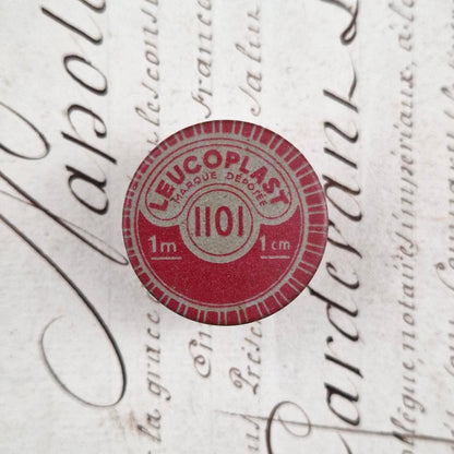 Small advertising box “Leucoplast 1101”