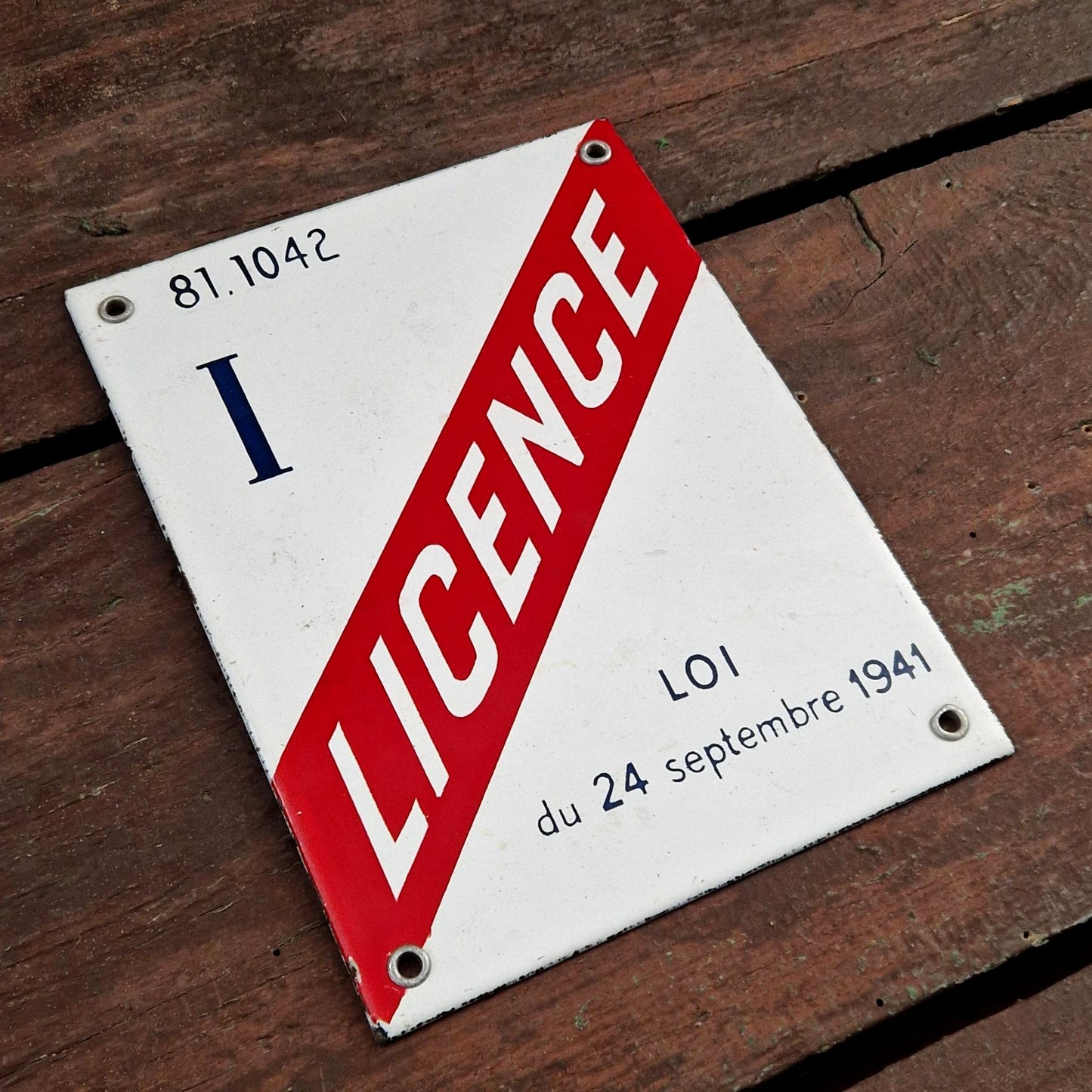 Plaque émaillée "Licence I - Loi du 24 septembre 1941"