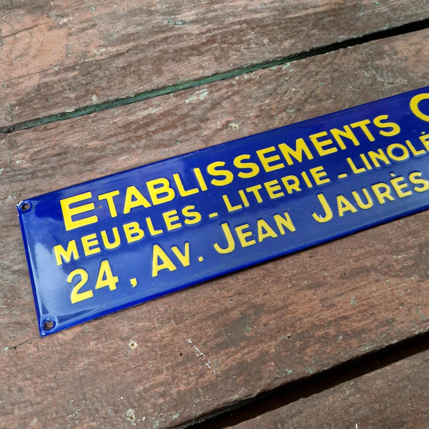 Plaque émaillée « Établissements Gaston – Meubles, literie... »