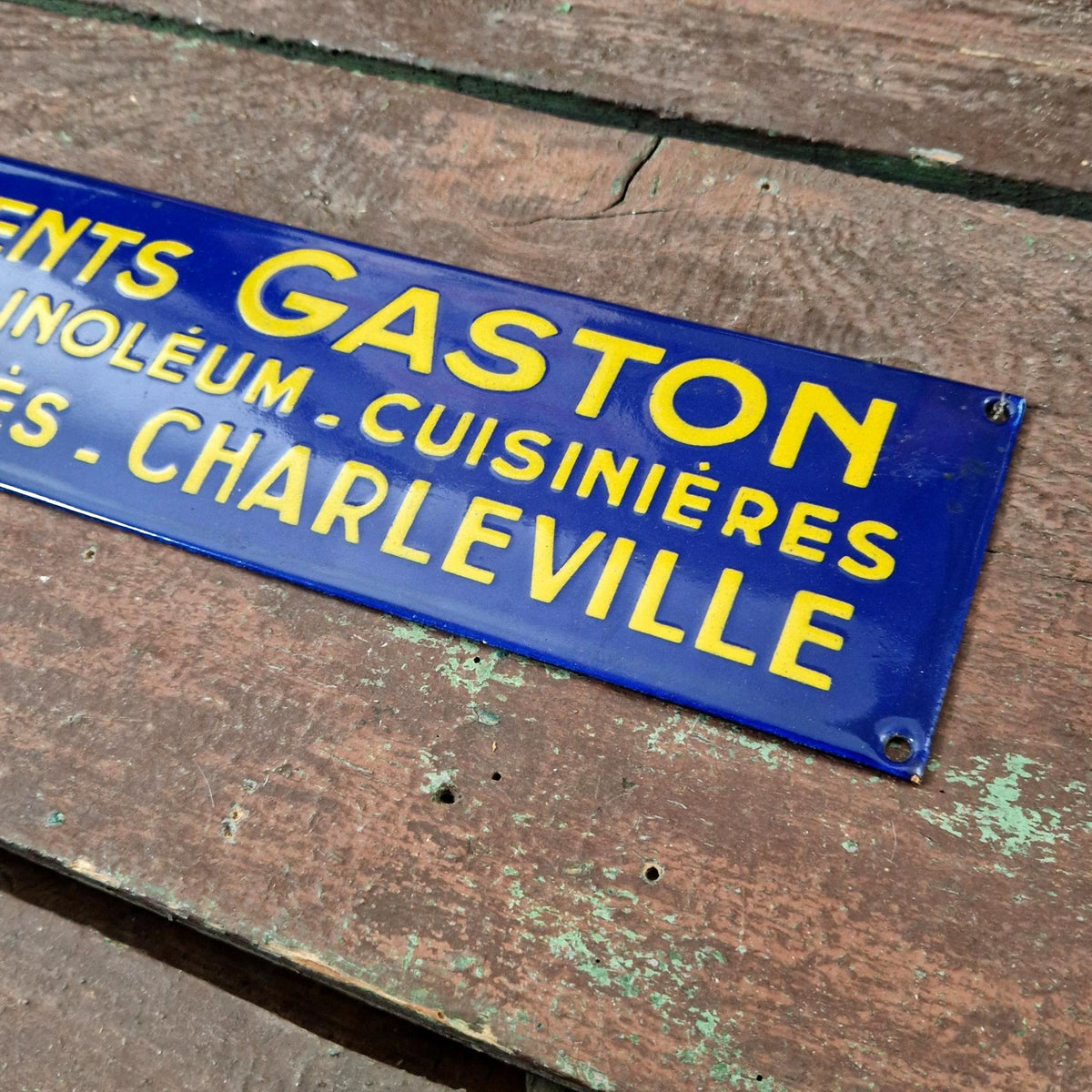 Plaque émaillée « Établissements Gaston – Meubles, literie... »