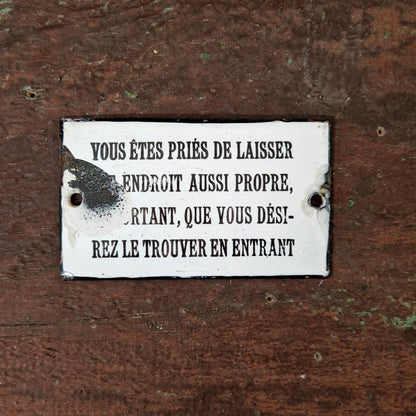 Enamel sign "Please leave…"