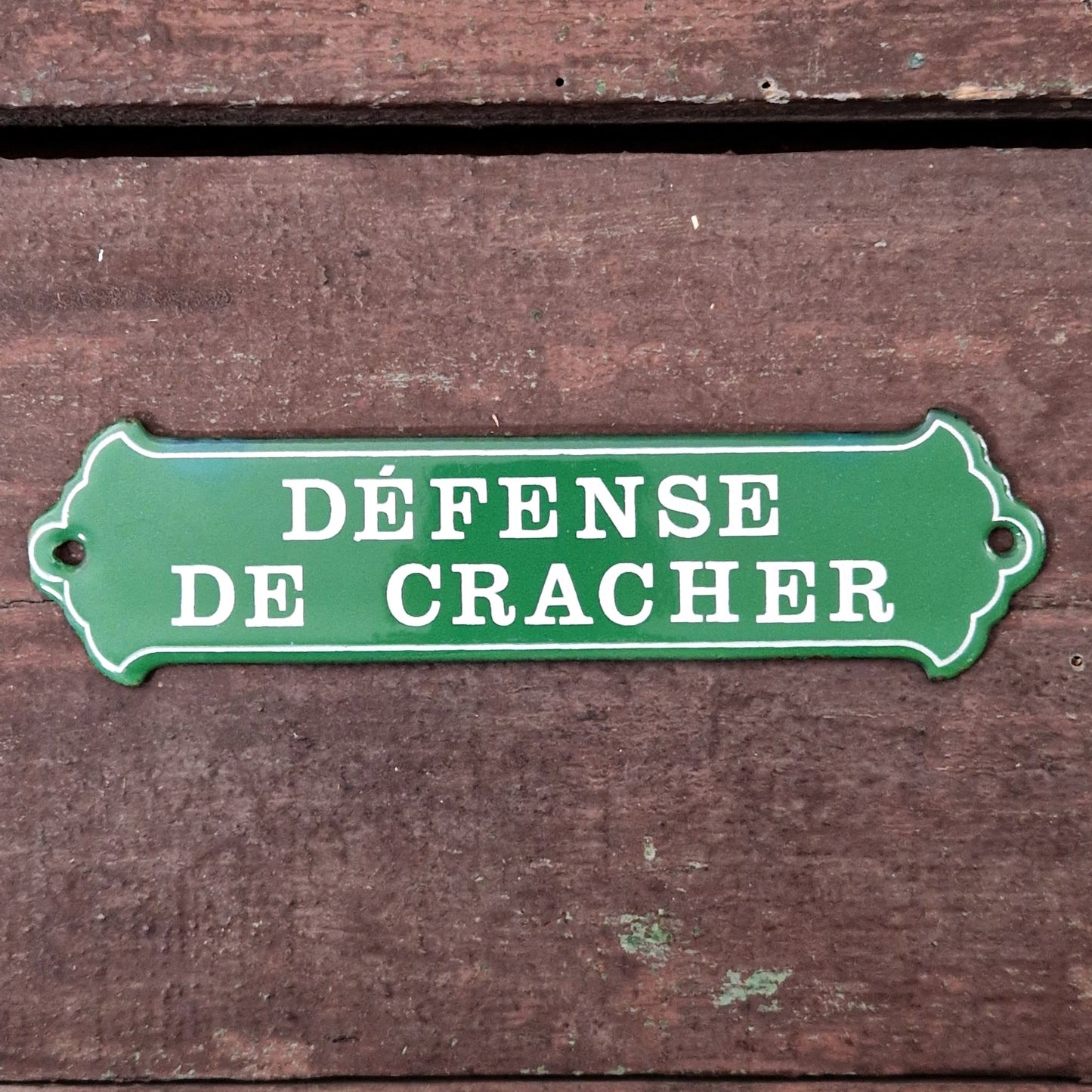 Plaque émaillée « Défense de cracher »