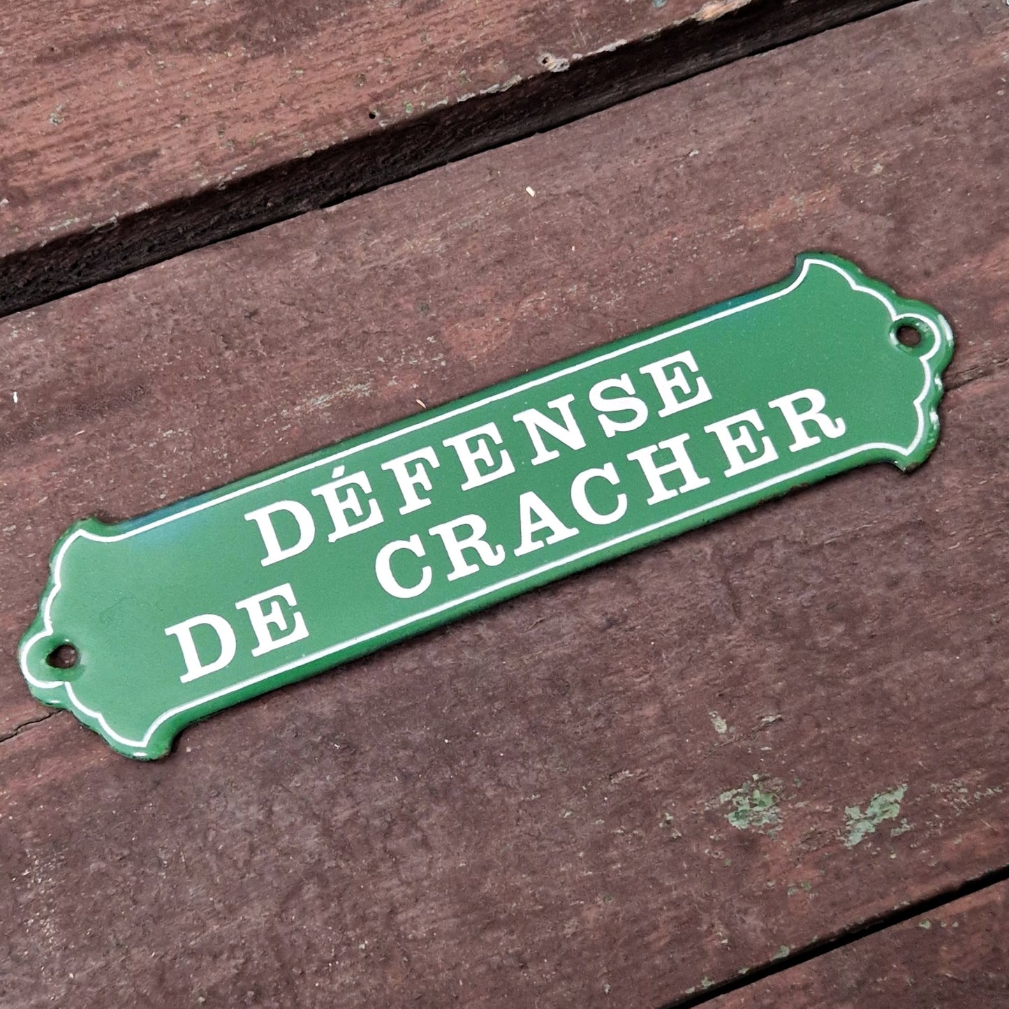 Plaque émaillée « Défense de cracher »