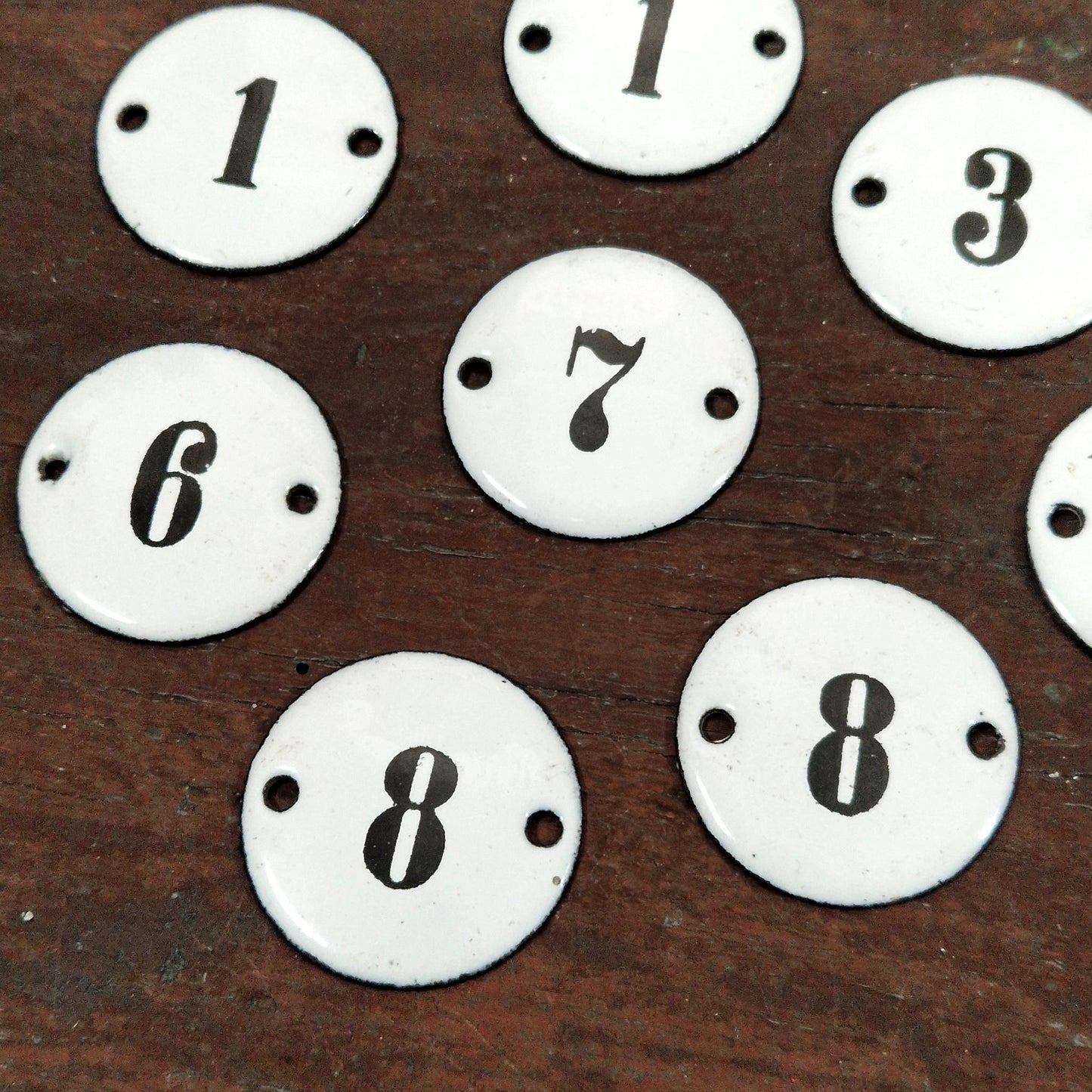Round numbered enamel plaque