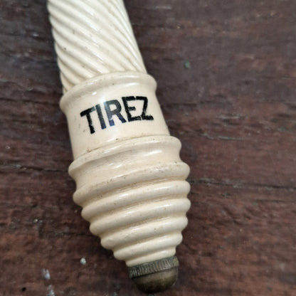 Poignée en faïence ancienne « TIREZ »