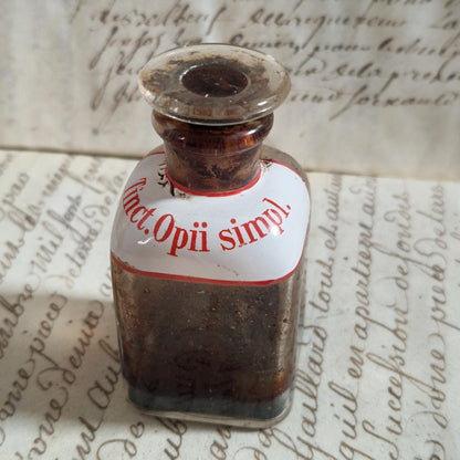 Small enameled bottle "Tinct. Opii simp."