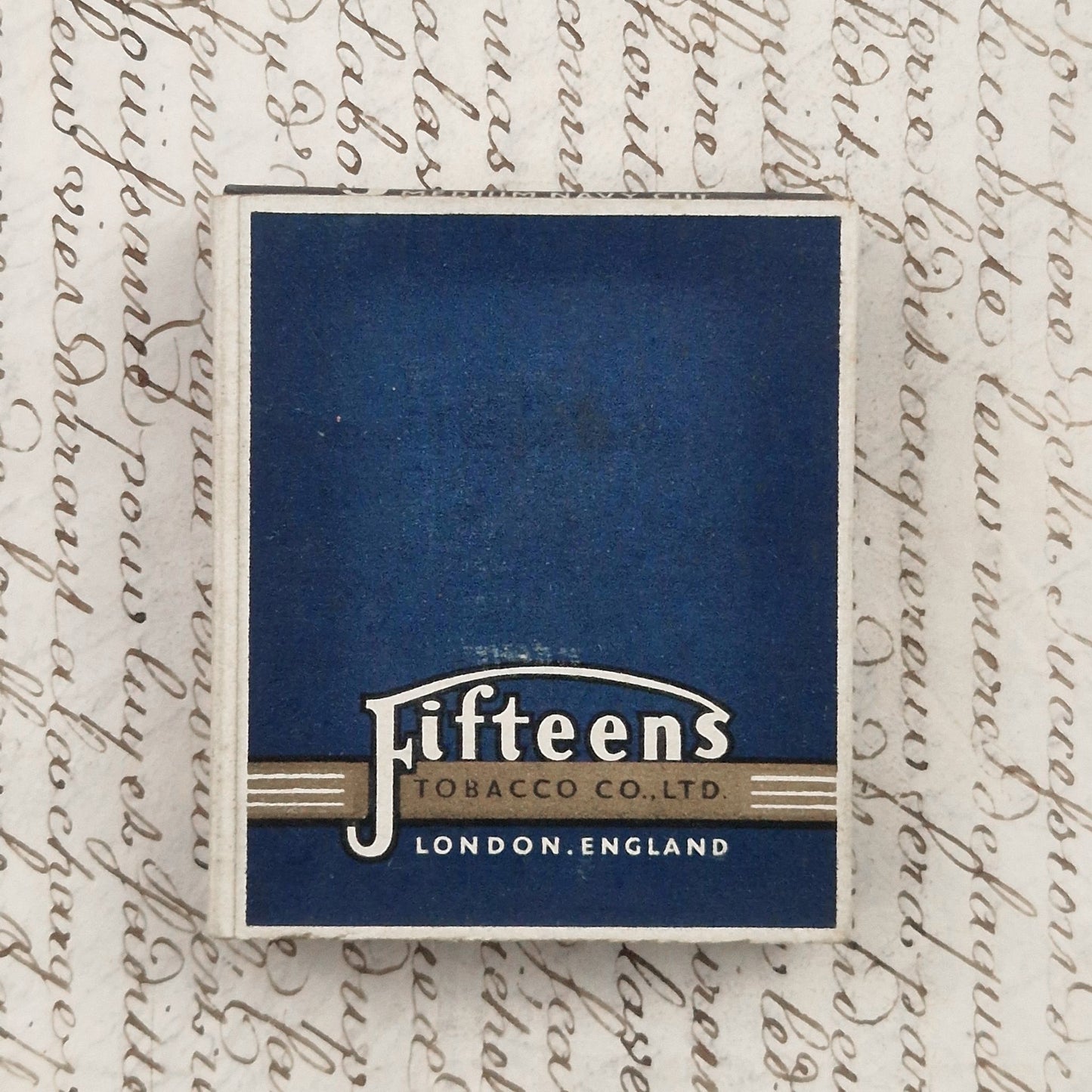Boîte de cigarettes « Fifteens – Medium Navy Cut »