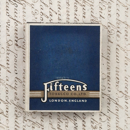 Boîte de cigarettes « Fifteens – Medium Navy Cut »
