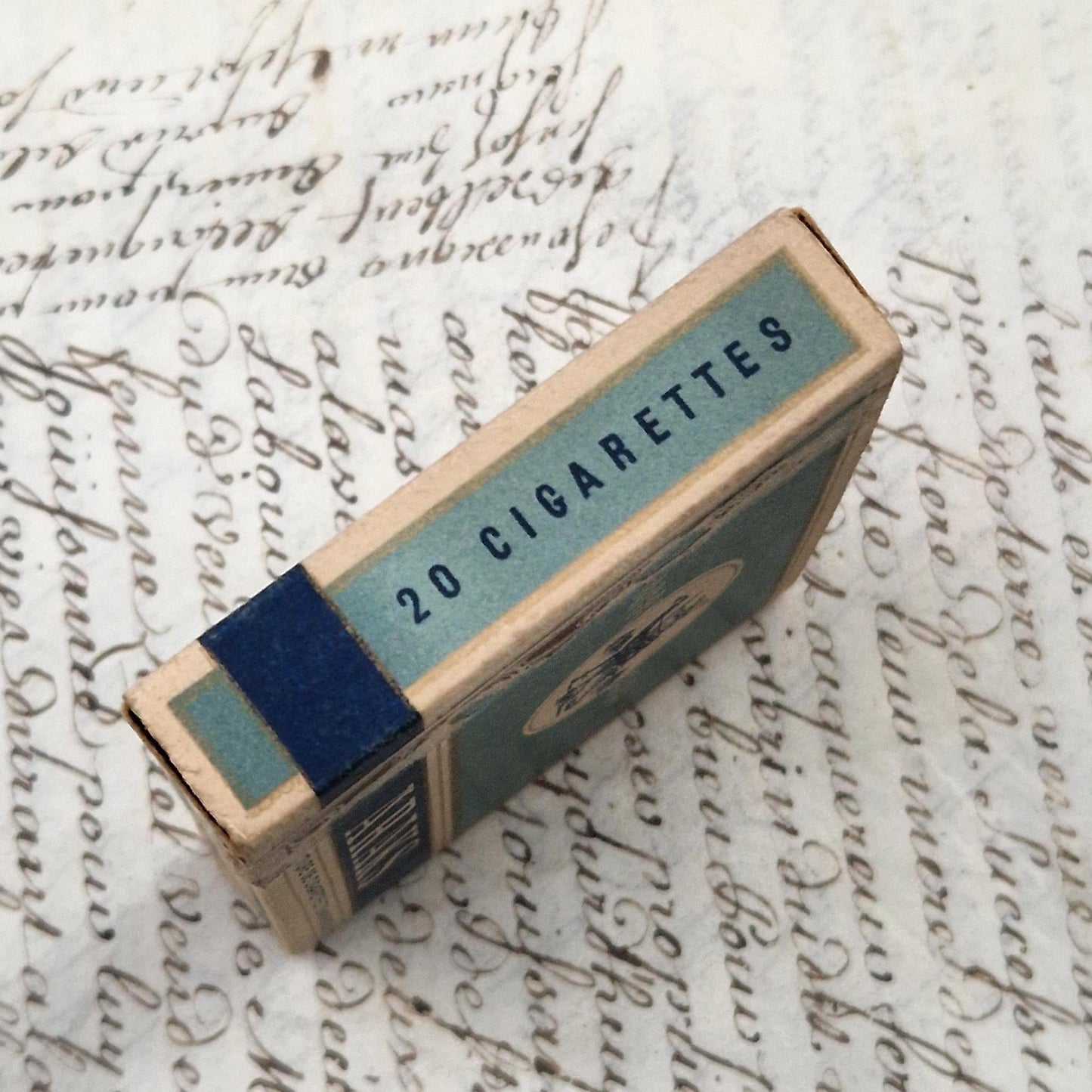 Box of ARAKS "Egyptian Cigarettes", complete