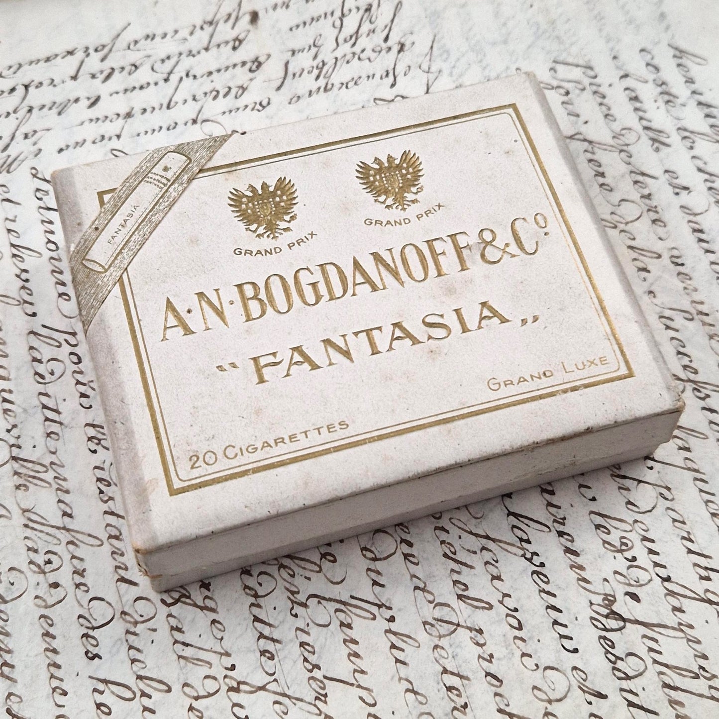 Boîte de cigarettes « Fantasia » – A.N. Bogdanoff & Co
