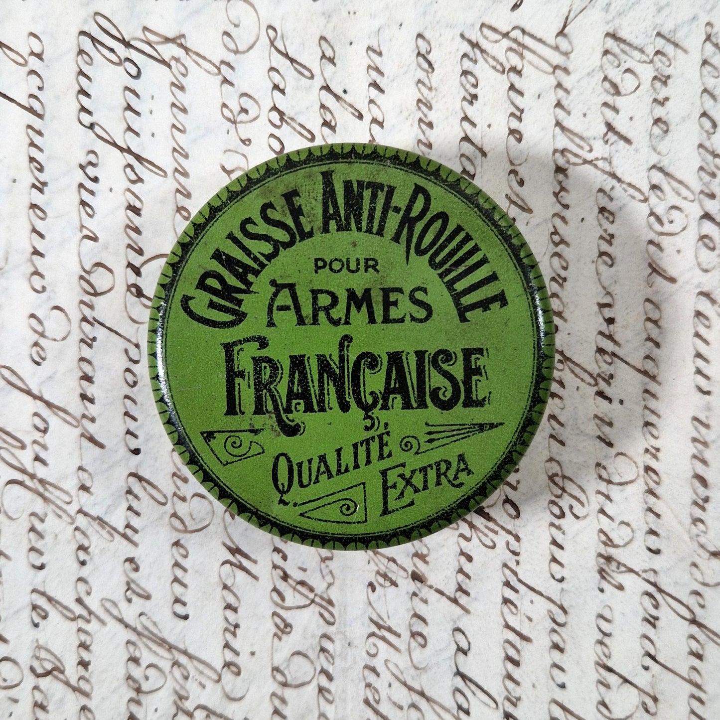 Boîte ancienne « Graisse anti-rouille pour armes »