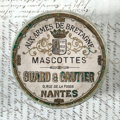 Boîte ancienne « Aux Armes de Bretagne », Nantes