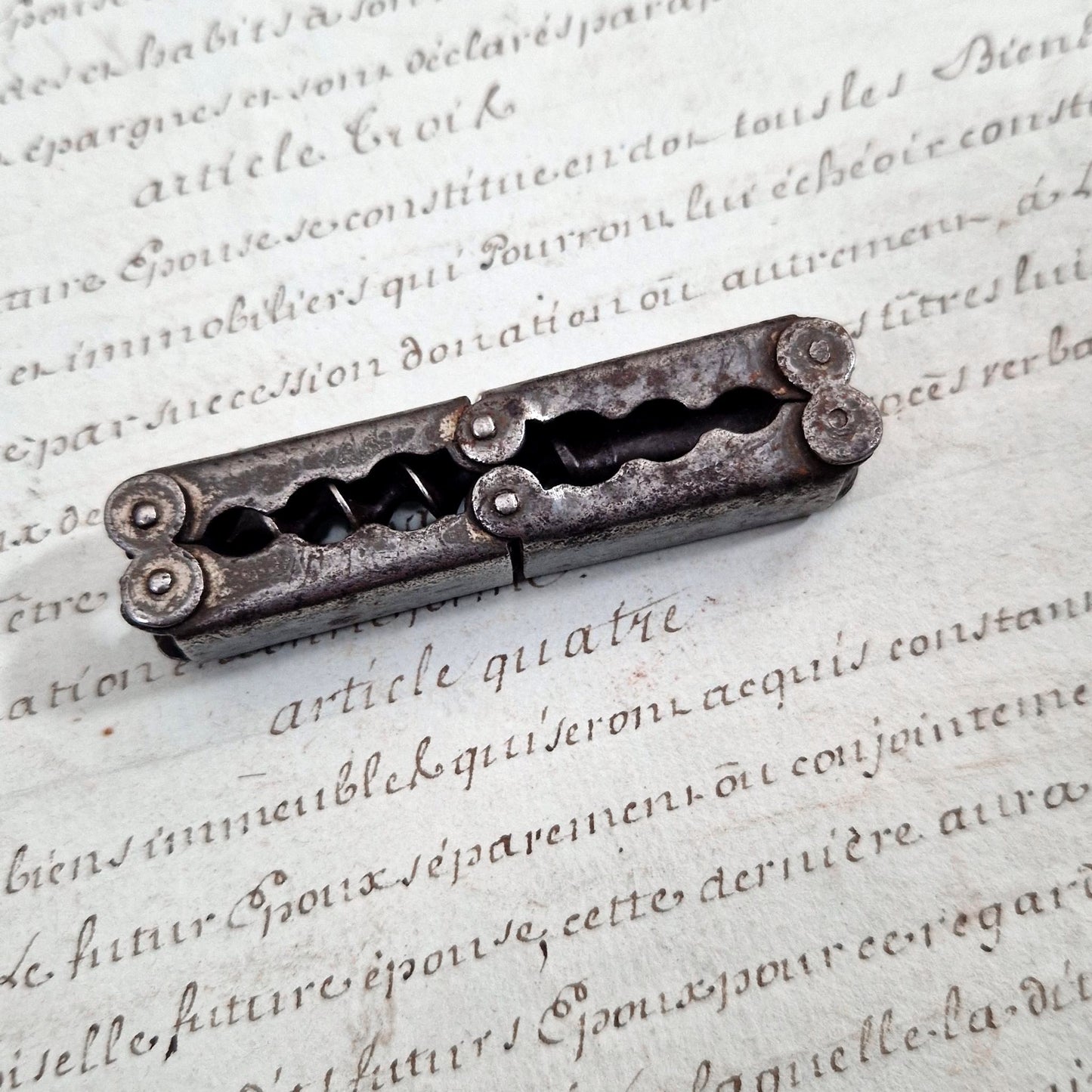 Tire-bouchon pliant de poche dit « Pantographe »