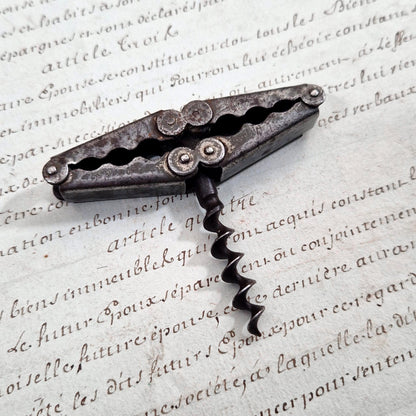 Tire-bouchon pliant de poche dit « Pantographe »