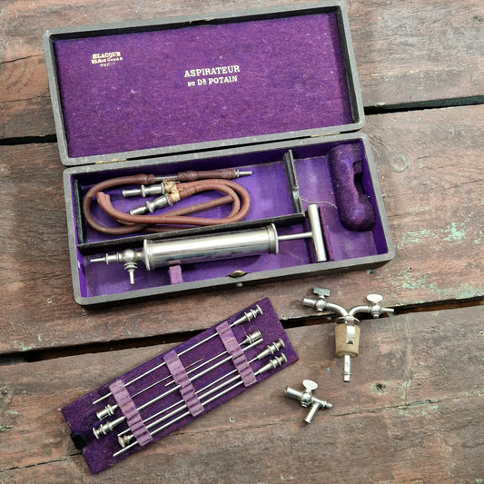 Medical kit "Dr. Potain's Aspirator" - Blacque, circa 1900