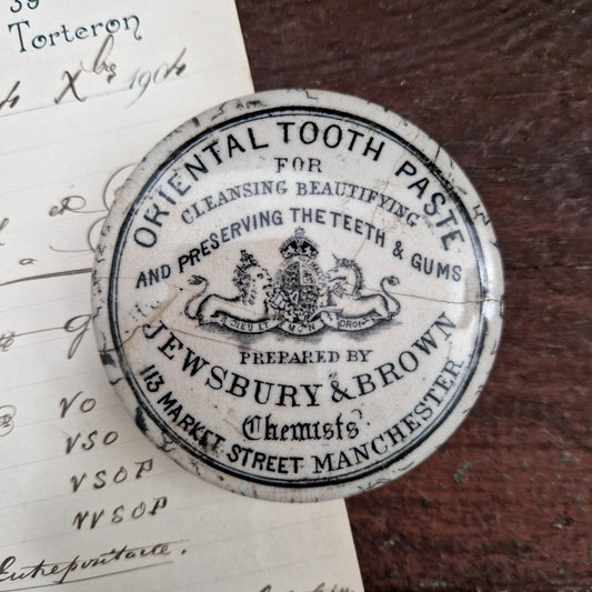 Vintage "Oriental Tooth Paste" advertising lid