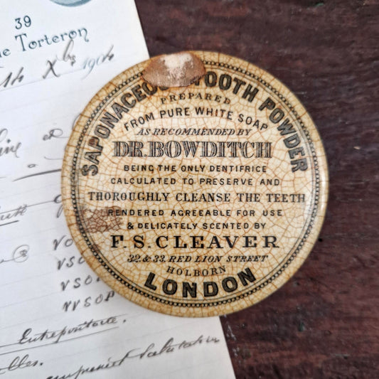 Antique lid "Sanacao Tooth Powder – Dr Bowditch"