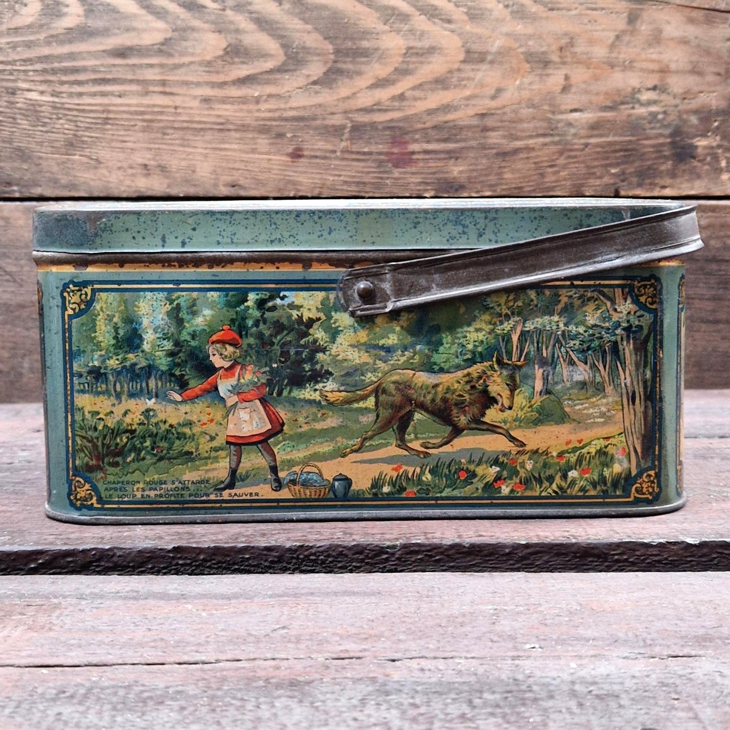 Boite en tôle lithographiée « Le Petit Chaperon Rouge »