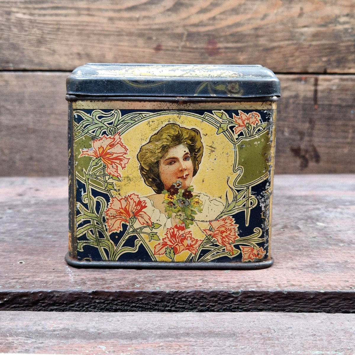 Lithographed tin box "Marseille", Circa 1900