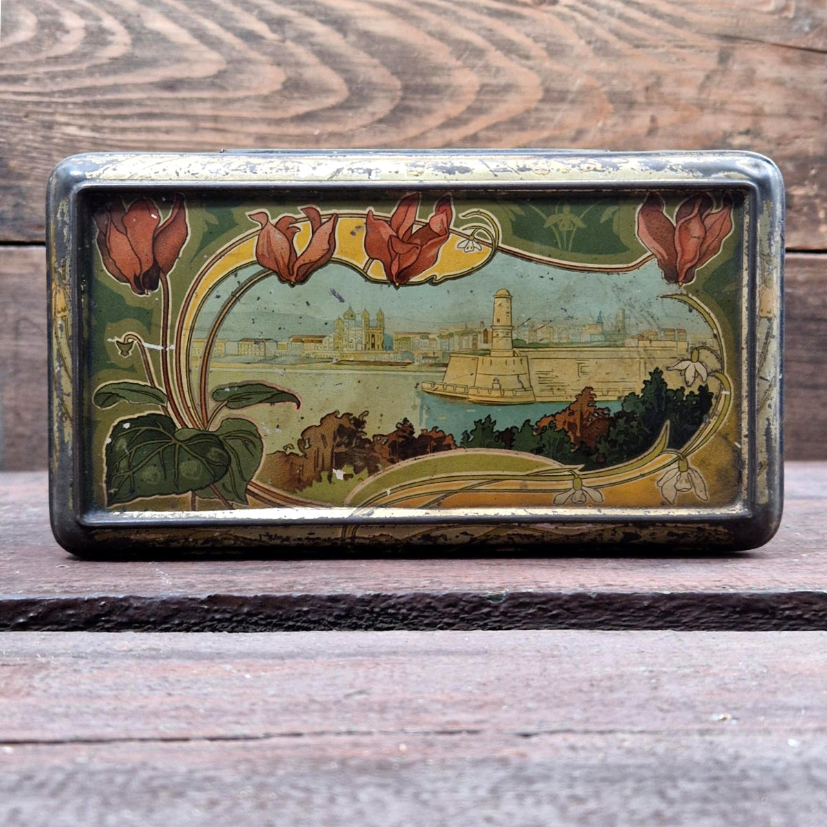 Lithographed tin box "Marseille", Circa 1900