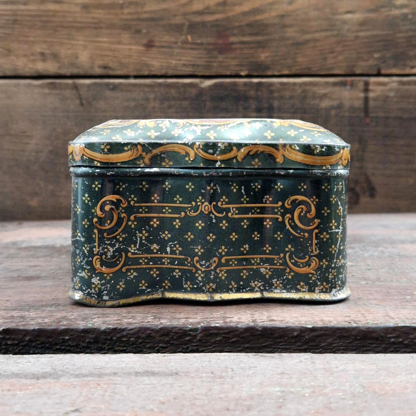 Lithographed tin box "Chronons Glacés Cholvy"
