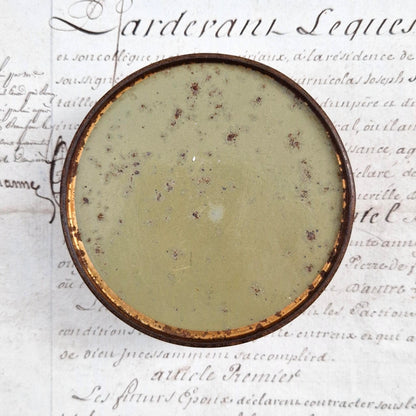Boite ancienne « Marquise de Sevigné - Chocolat de Royat »