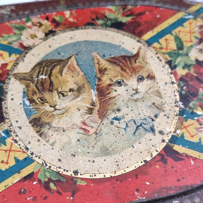 Boîte en tôle lithographiée « Décor de Chats »