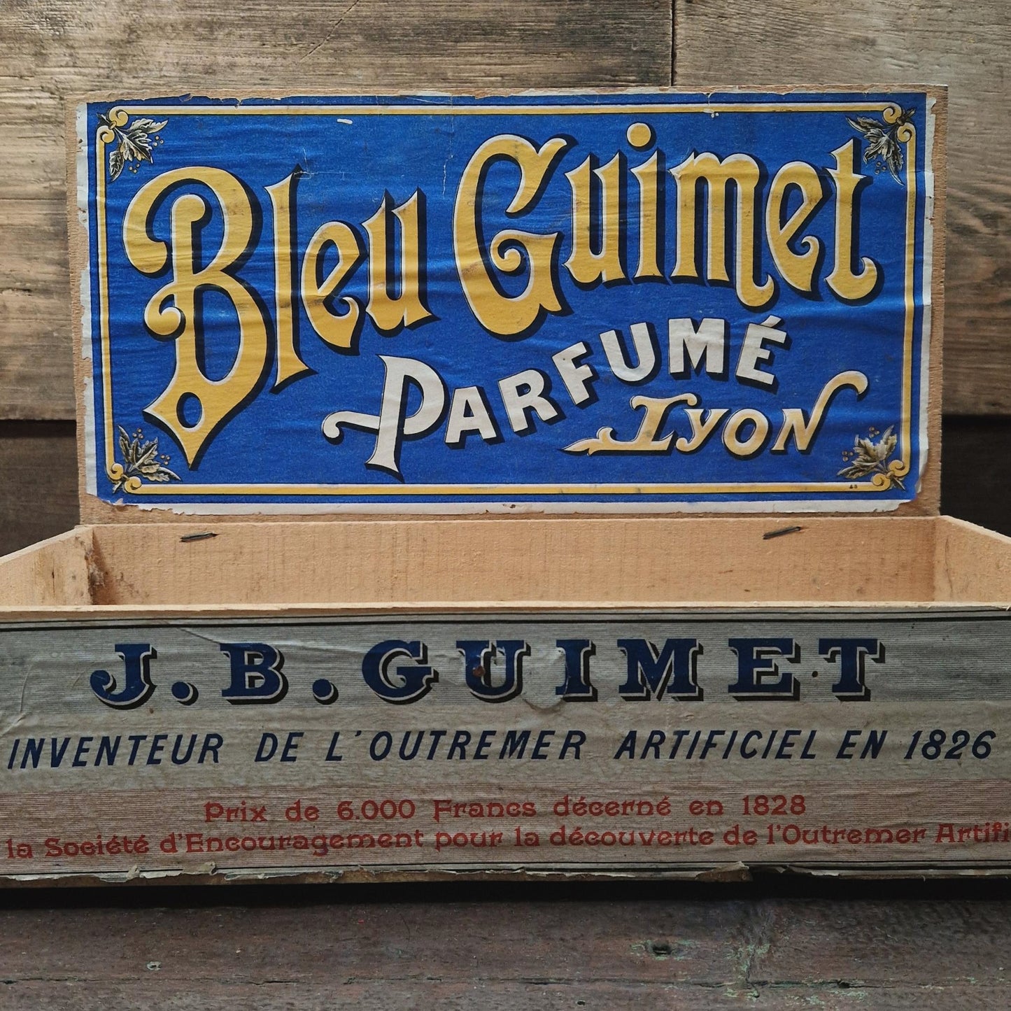 Rare boîte ancienne « Outremer Guimet » – Cylindres marqués
