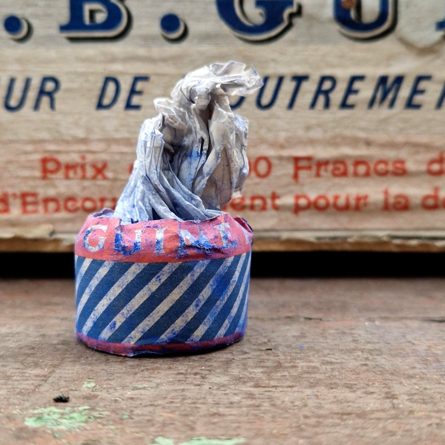 Rare boîte ancienne « Outremer Guimet » – Cylindres marqués
