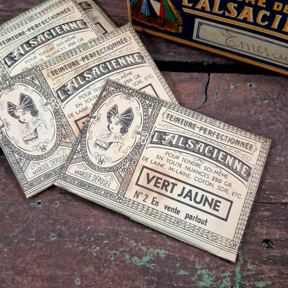Box of "L'Alsacienne - Yellow Green" dye (15 sachets)