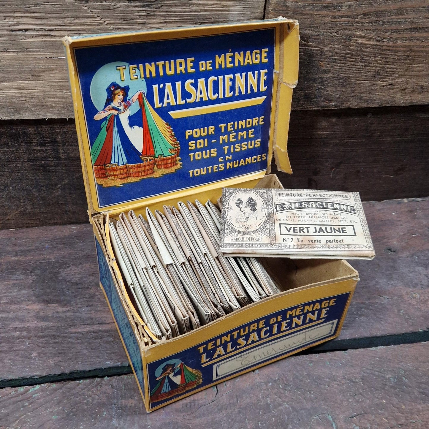 Box of "L'Alsacienne - Yellow Green" dye (15 sachets)