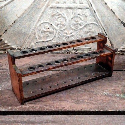 Porte-éprouvettes ancien de laboratoire en bois - 2 niveaux