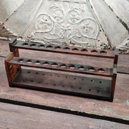 Porte-éprouvettes ancien de laboratoire en bois - 2 niveaux