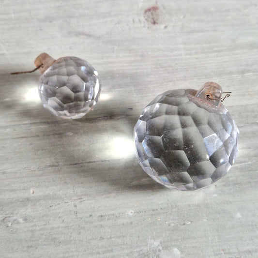 Set of 2 glass "ball" shaped pendants