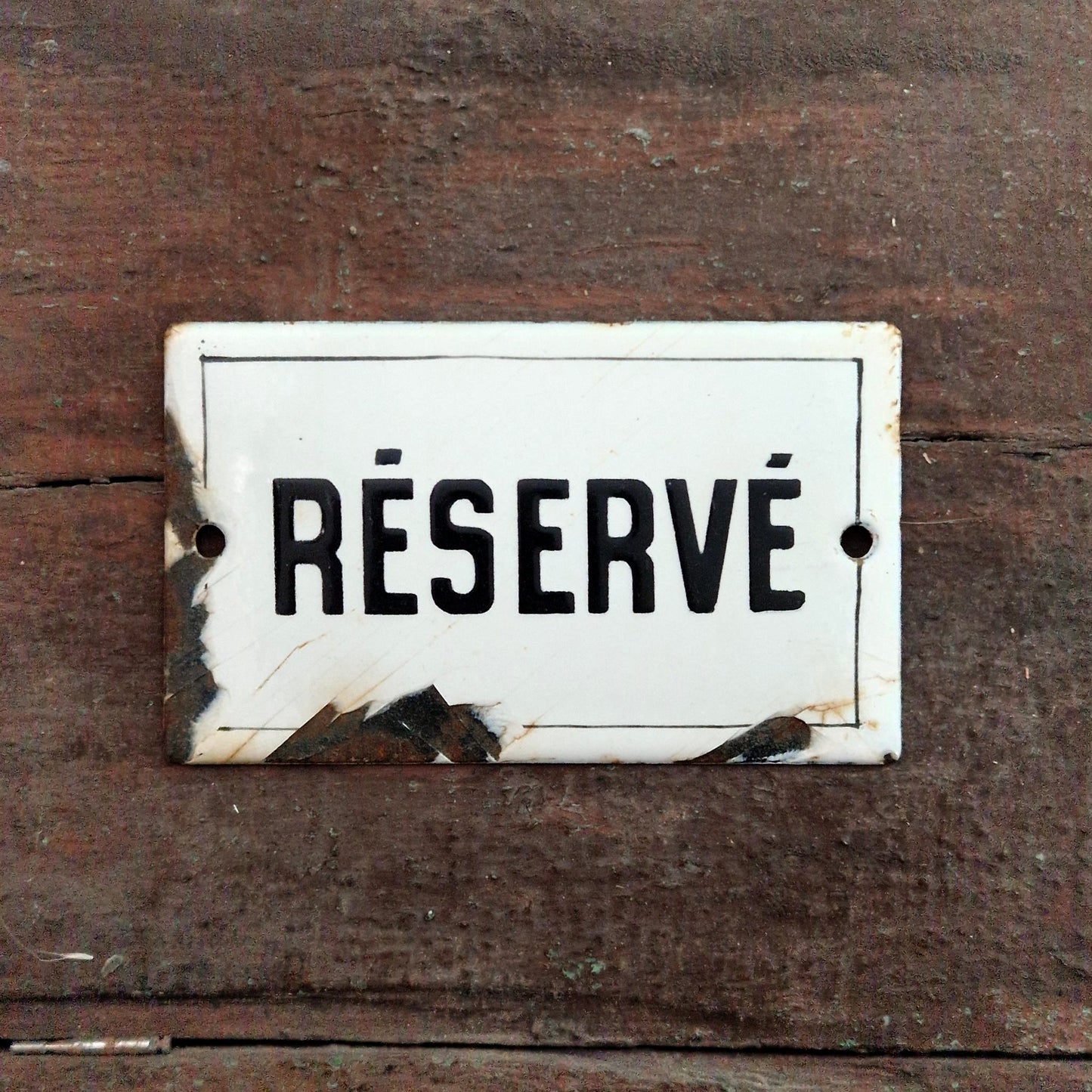 Ancienne plaque émaillée « RÉSERVÉ »