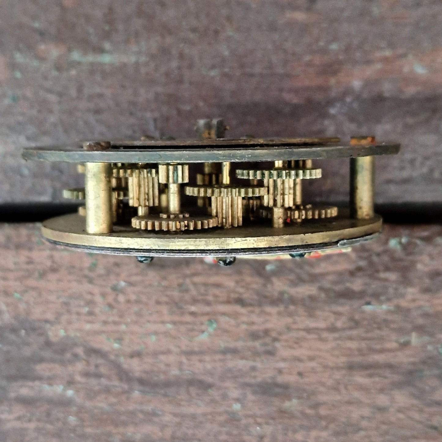 Compteur mécanique à cadran émaillé « 100 000 m³ »