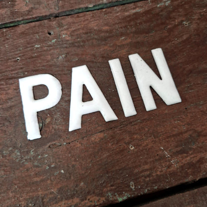 Anciennes lettres émaillées x4 - « PAIN »