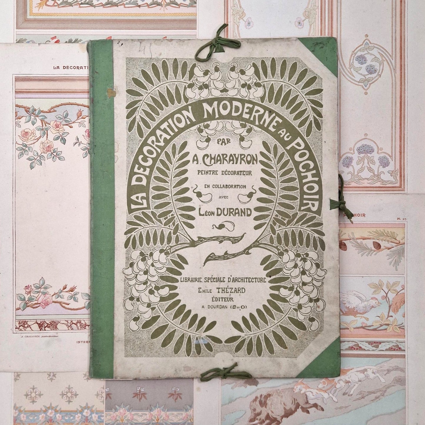 Recueil décoratif « La Décoration Moderne au Pochoir », Charayron & Durand