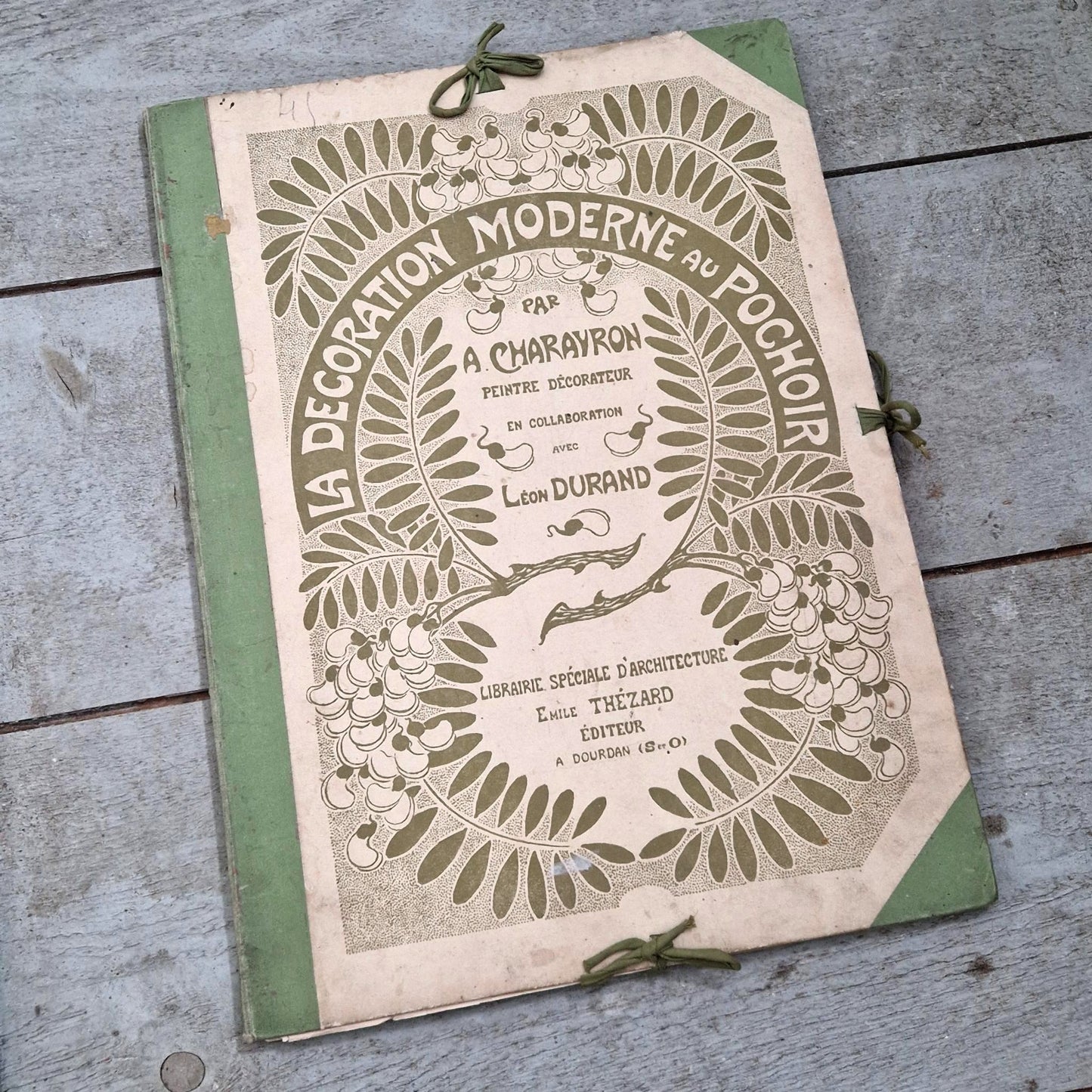 Recueil décoratif « La Décoration Moderne au Pochoir », Charayron & Durand