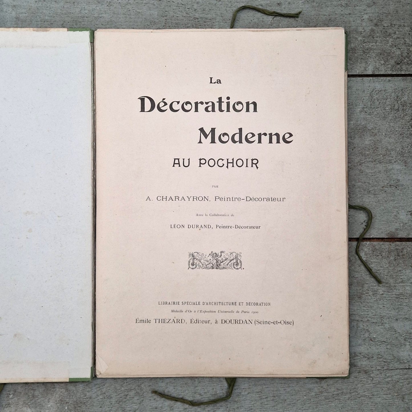 Recueil décoratif « La Décoration Moderne au Pochoir », Charayron & Durand