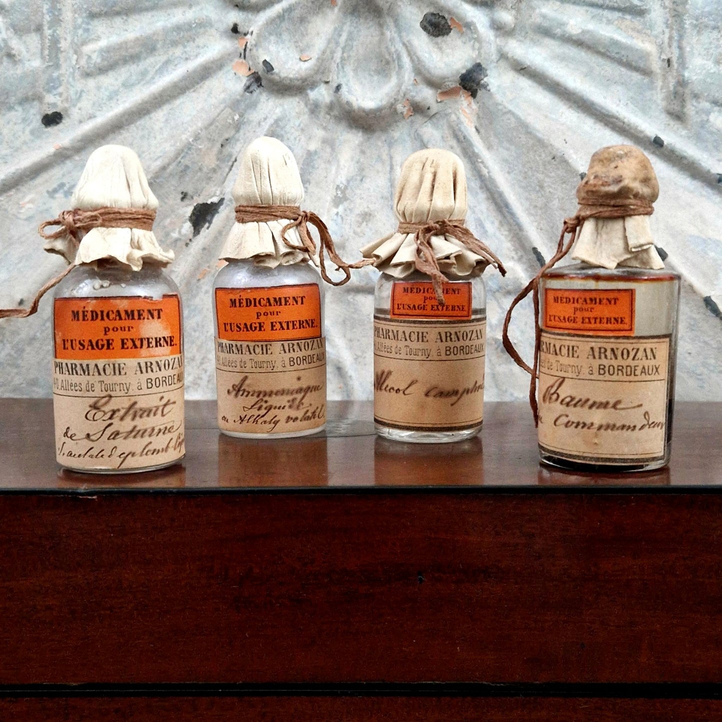 Coffret d'apothicaire ancien - Flacons de Remèdes XIXe