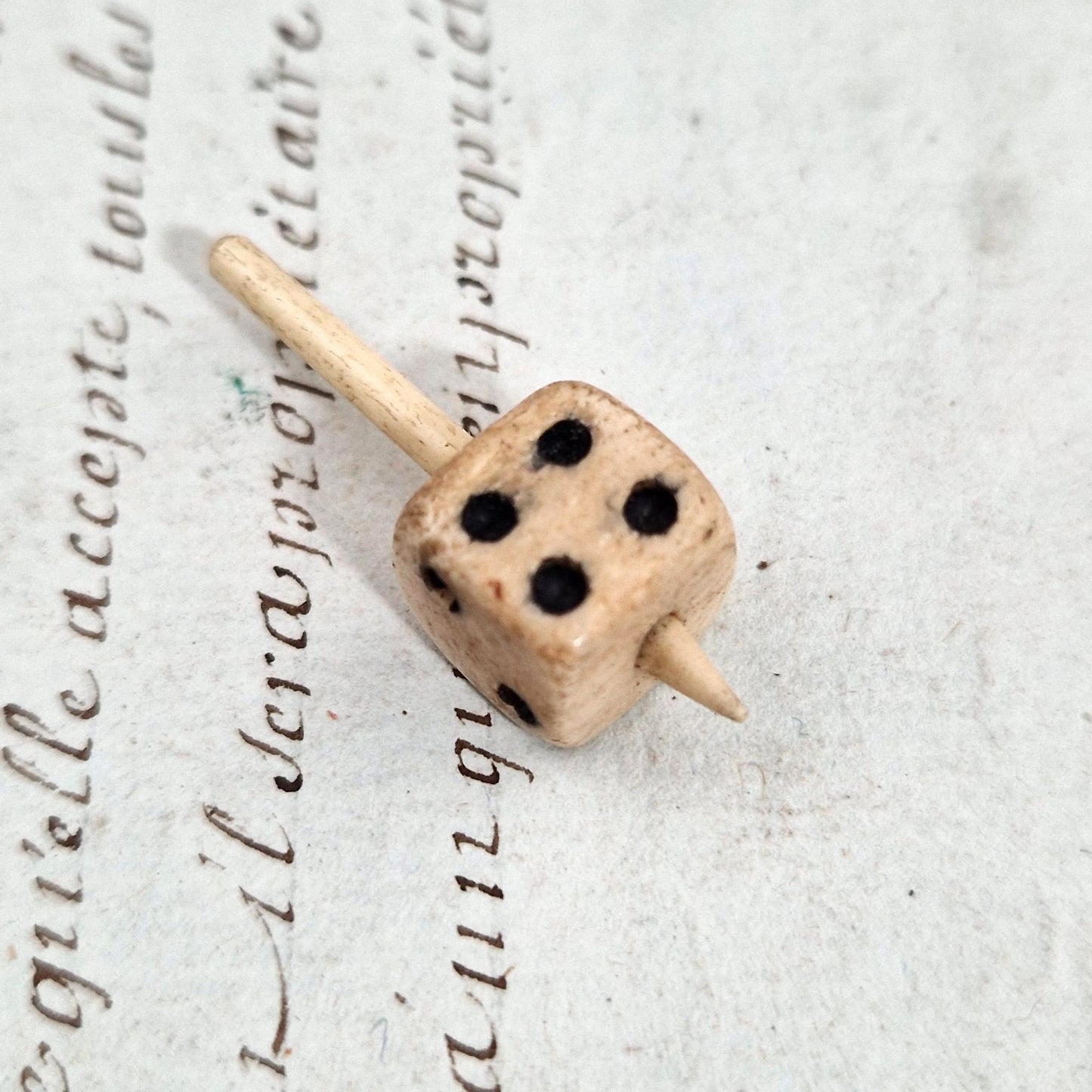 Ancien dé à toupie ou toton en Os - XIXe