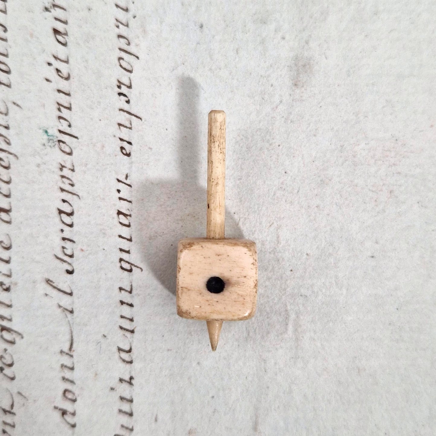 Ancien dé à toupie ou toton en Os - XIXe