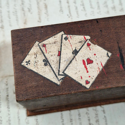 Boîte à jeux de cartes en bois peint « Cartes à jouer »