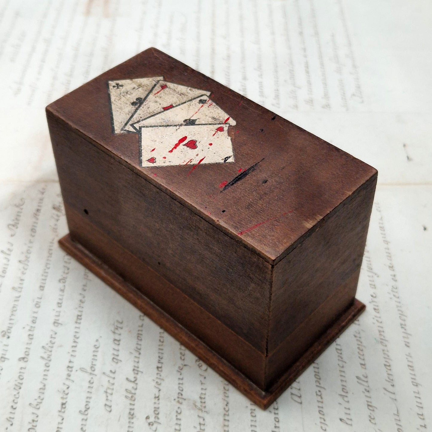 Boîte à jeux de cartes en bois peint « Cartes à jouer »