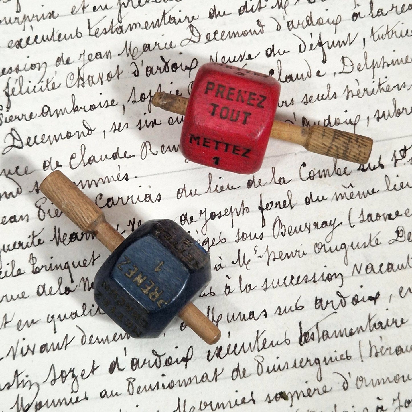 Ancienne « Toupie de comptoir » en bois